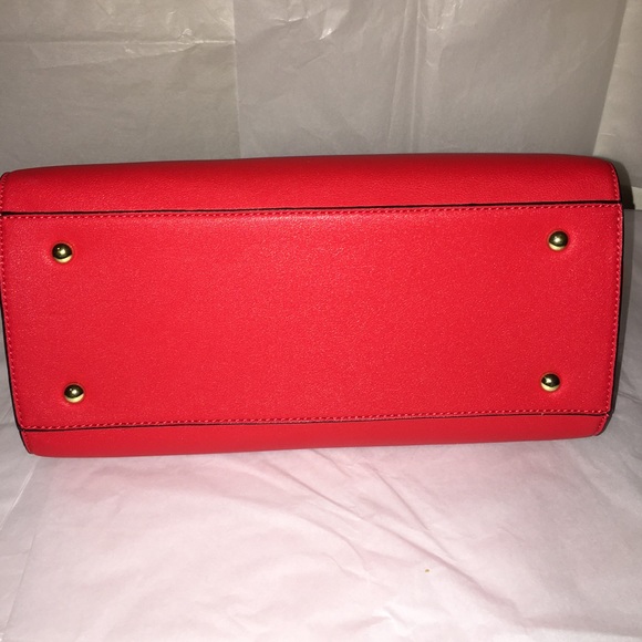 🛑BOGO 🆕Luxe "Regal Red" Leather Handbag - Picture 7 of 8